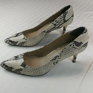 Ann Taylor snake print leather print US sz 7.5